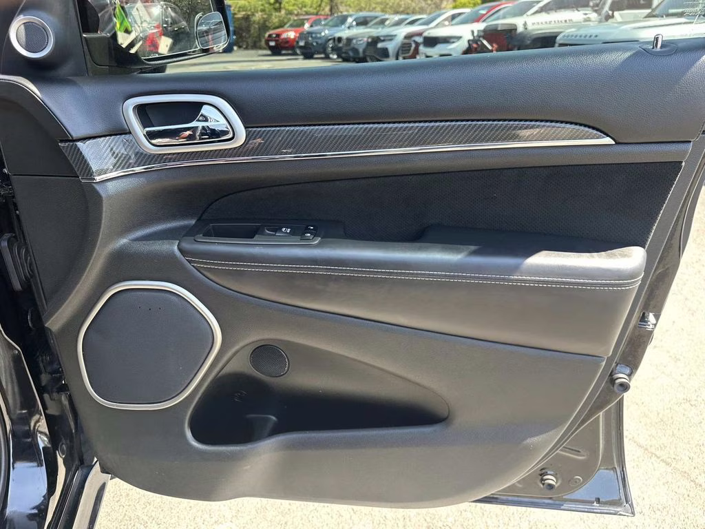 2017 Diamond Black Crystal Pearlcoat Jeep Grand Cherokee SRT 4X4 SUV