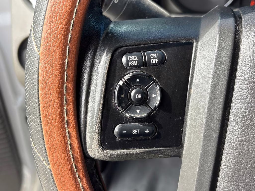 2015 Oxford White Ford Super Duty F-250 SRW Lariat 4X4 Truck