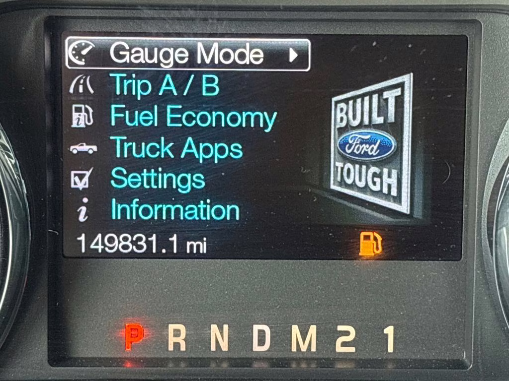 2015 Oxford White Ford Super Duty F-250 SRW Lariat 4X4 Truck