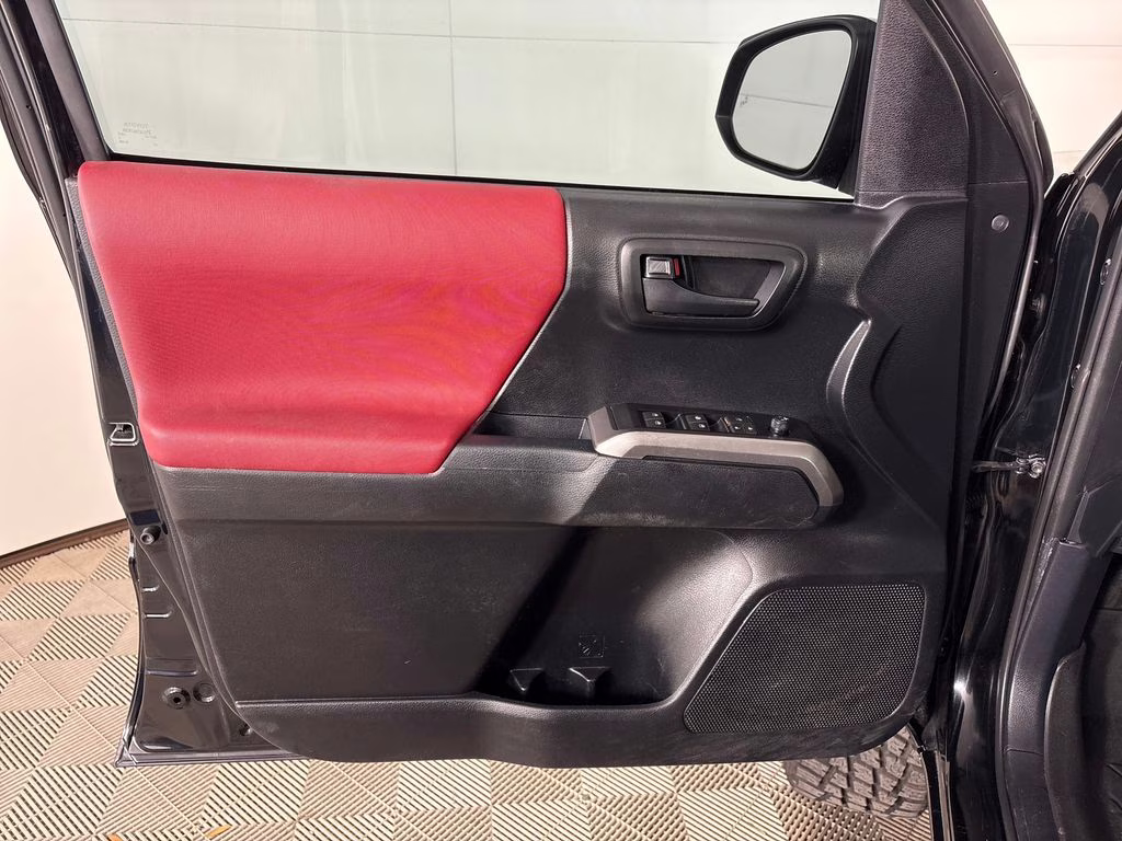 2022 Midnight Black Metallic Toyota Tacoma SR5 RWD Truck