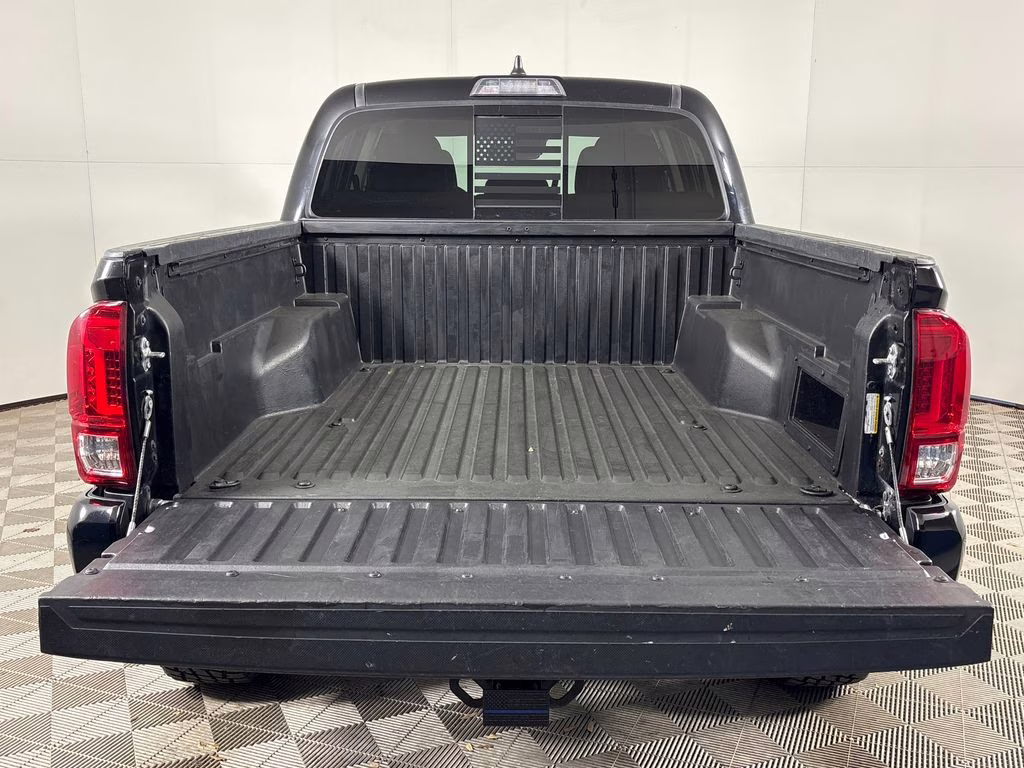 2022 Midnight Black Metallic Toyota Tacoma SR5 RWD Truck