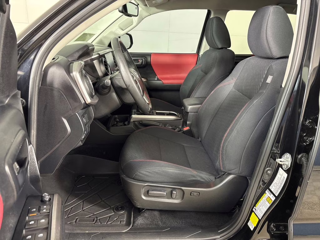 2022 Midnight Black Metallic Toyota Tacoma SR5 RWD Truck