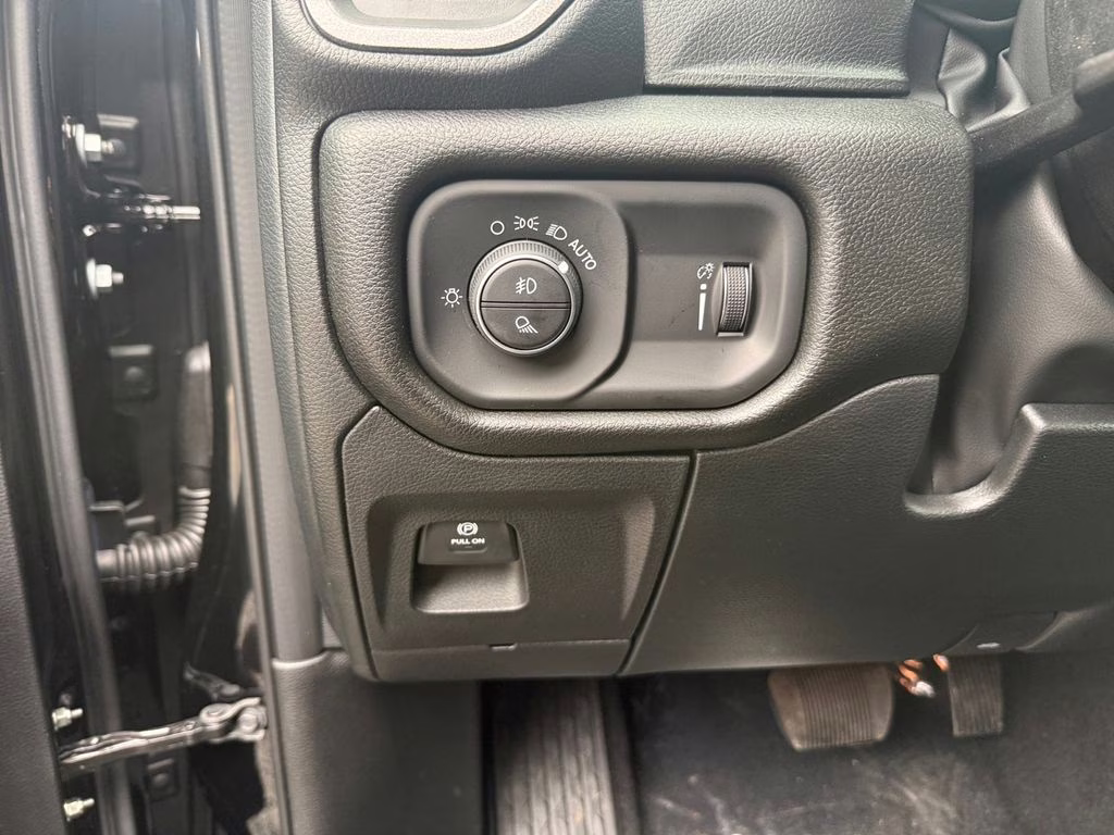 2026 Diamond Black Crystal Pearlcoat Ram 1500 Warlock 4X4 Truck