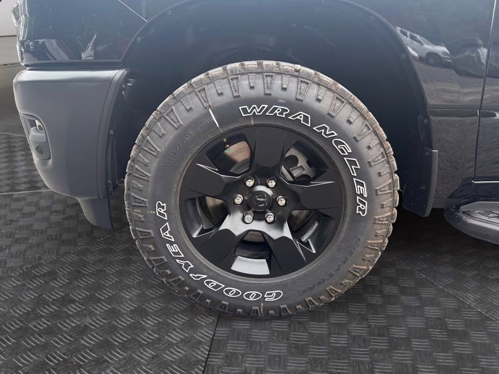 2026 Diamond Black Crystal Pearlcoat Ram 1500 Warlock 4X4 Truck