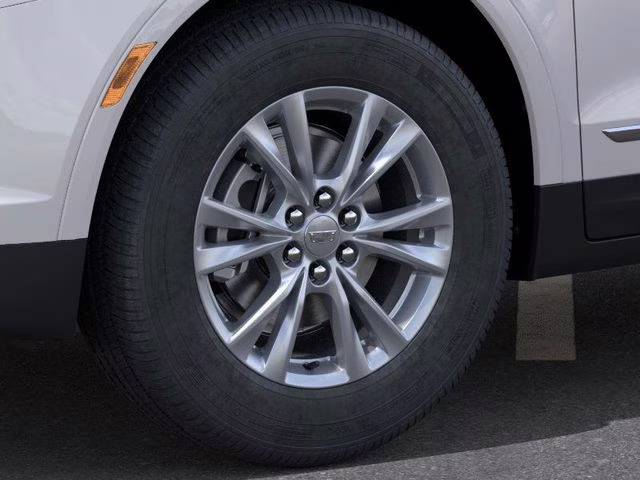 2026 Crystal White Tricoat Cadillac XT5 Luxury AWD SUV