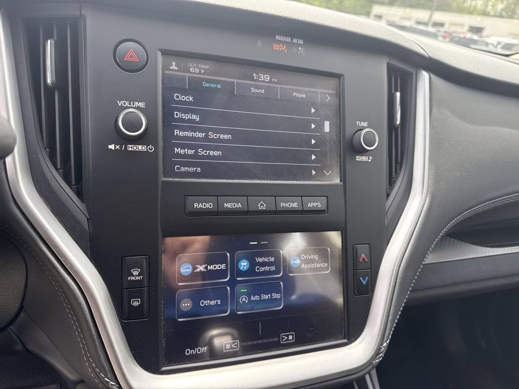 2020 Ice Silver Metallic Subaru Outback 2.5i AWD SUV