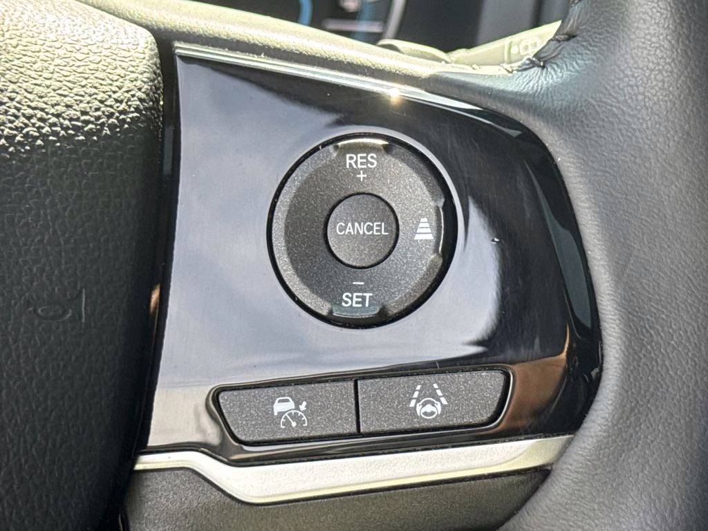 2024 Platinum White Pearl Honda Odyssey Touring FWD Van