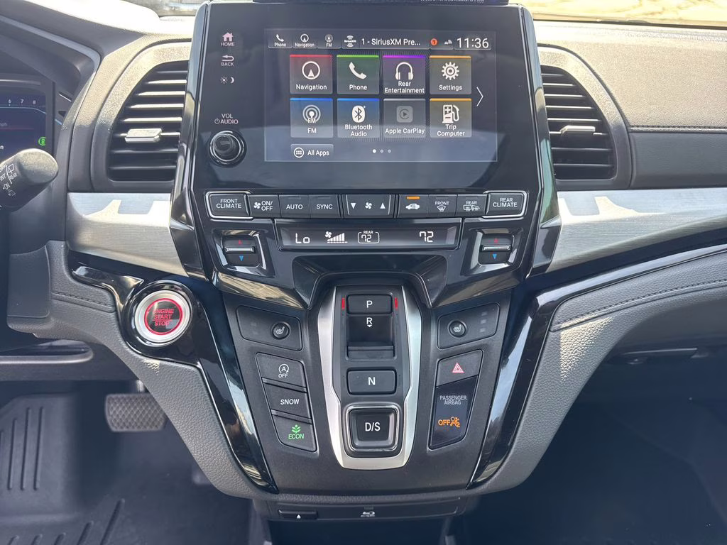 2024 Platinum White Pearl Honda Odyssey Touring FWD Van