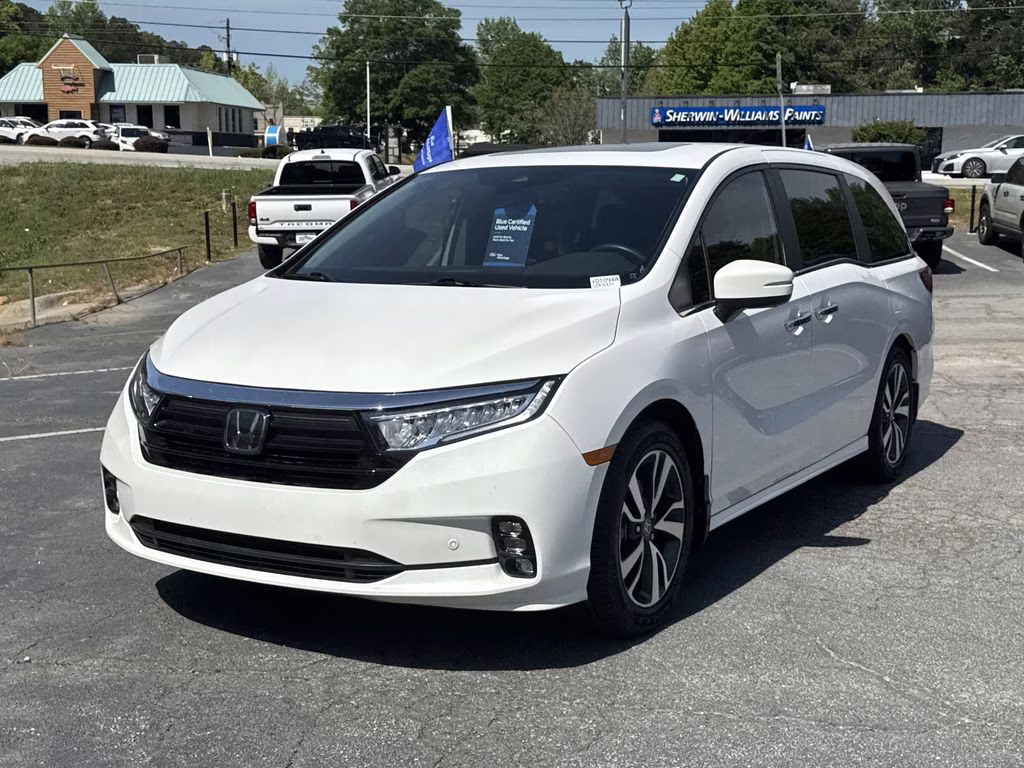 2024 Platinum White Pearl Honda Odyssey Touring FWD Van