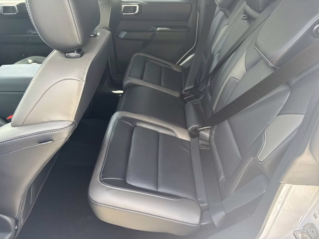 2026 Oxford White Ford Bronco Outer Banks 4X4 SUV