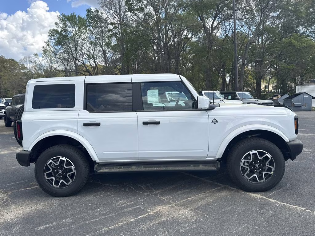 2026 Oxford White Ford Bronco Outer Banks 4X4 SUV