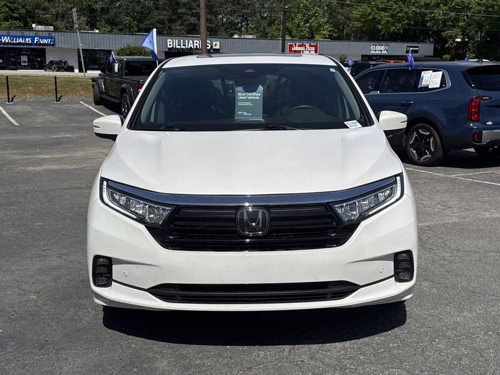 2024 Platinum White Pearl Honda Odyssey Touring FWD Van