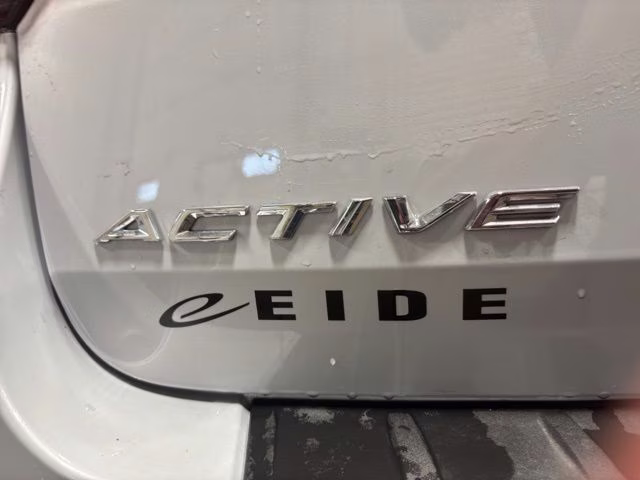 2026 Space White Metallic Ford Explorer Active 4X4 SUV