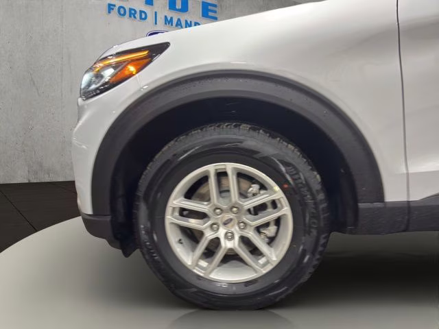 2026 Space White Metallic Ford Explorer Active 4X4 SUV