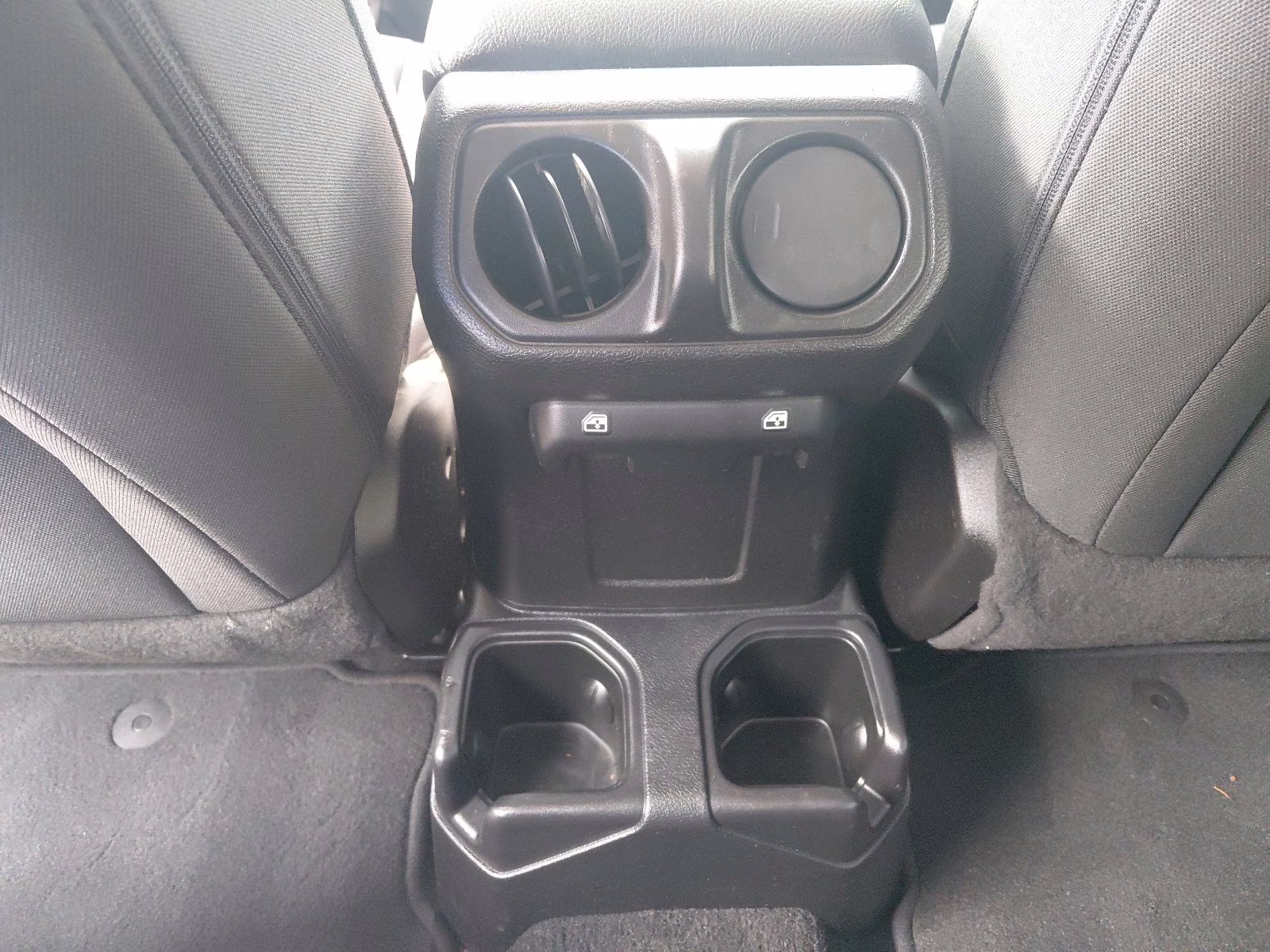 2019 Granite Crystal Metallic Clearcoat Jeep Wrangler Unlimited Sport S 4X4 SUV