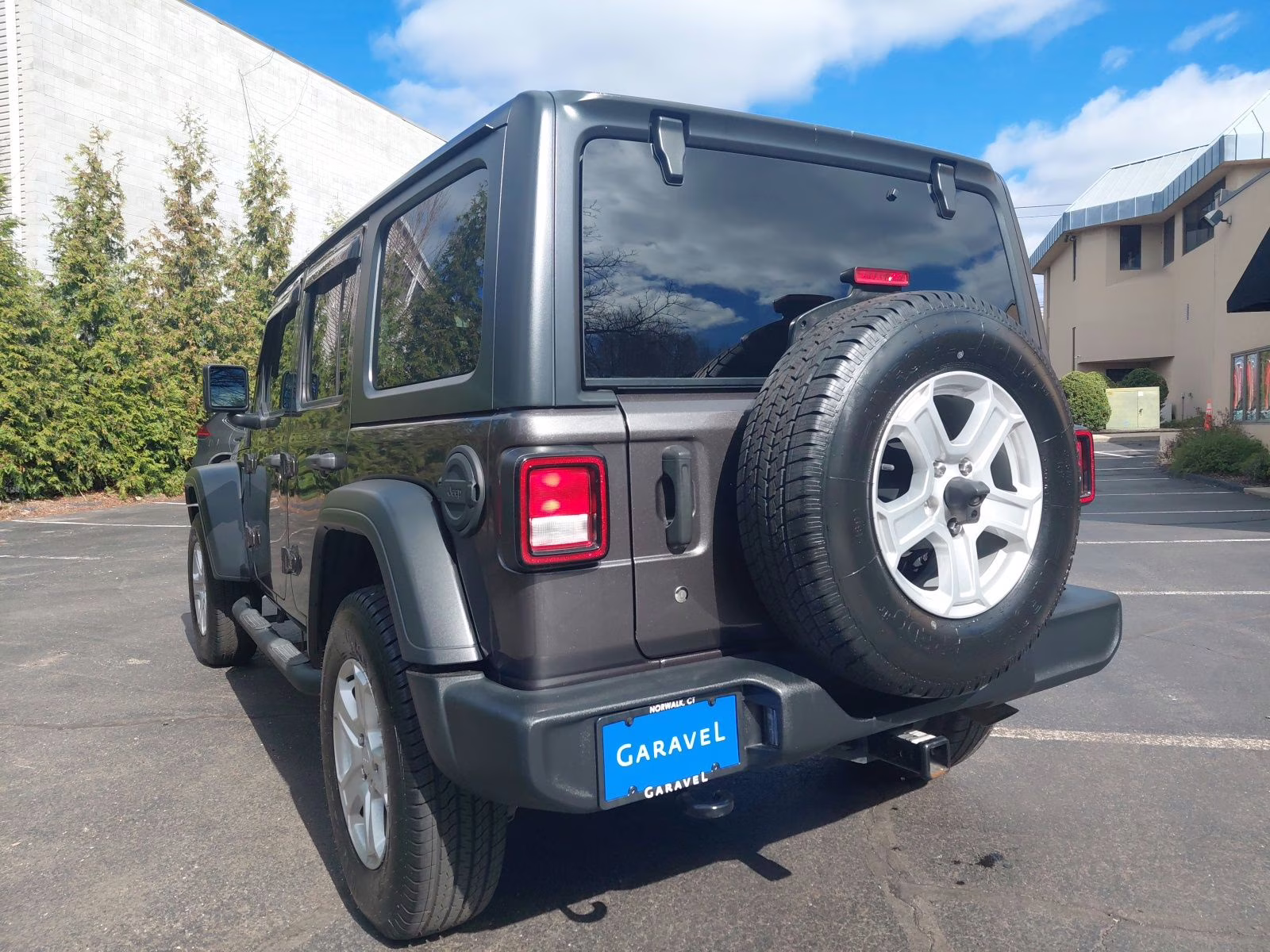 2019 Granite Crystal Metallic Clearcoat Jeep Wrangler Unlimited Sport S 4X4 SUV