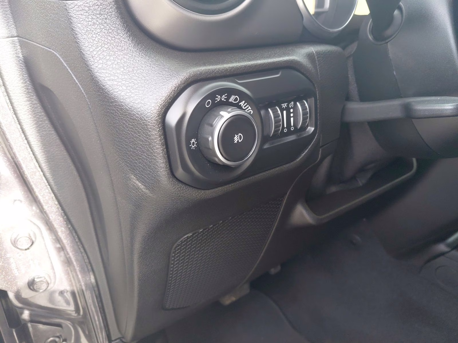 2019 Granite Crystal Metallic Clearcoat Jeep Wrangler Unlimited Sport S 4X4 SUV