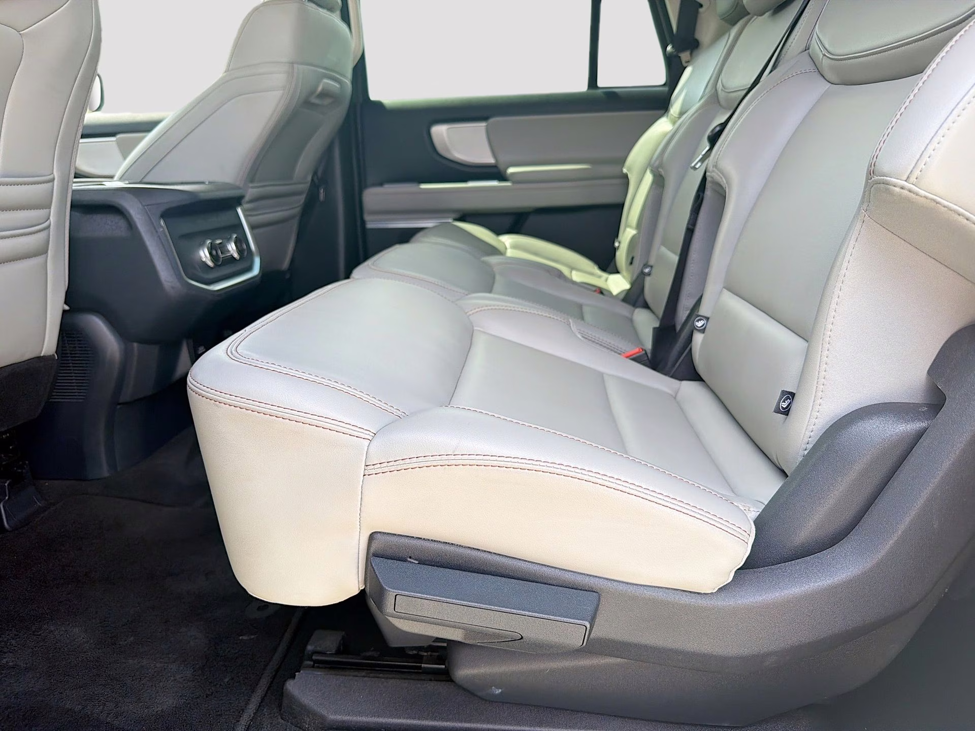 2025 Star White Metallic Tri-Coat Ford Expedition Max Active 4X4 SUV