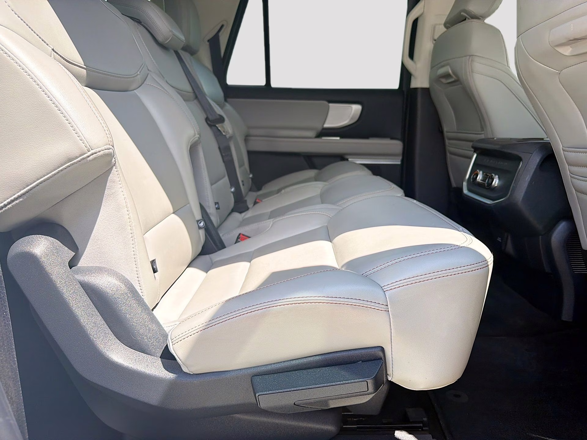 2025 Star White Metallic Tri-Coat Ford Expedition Max Active 4X4 SUV