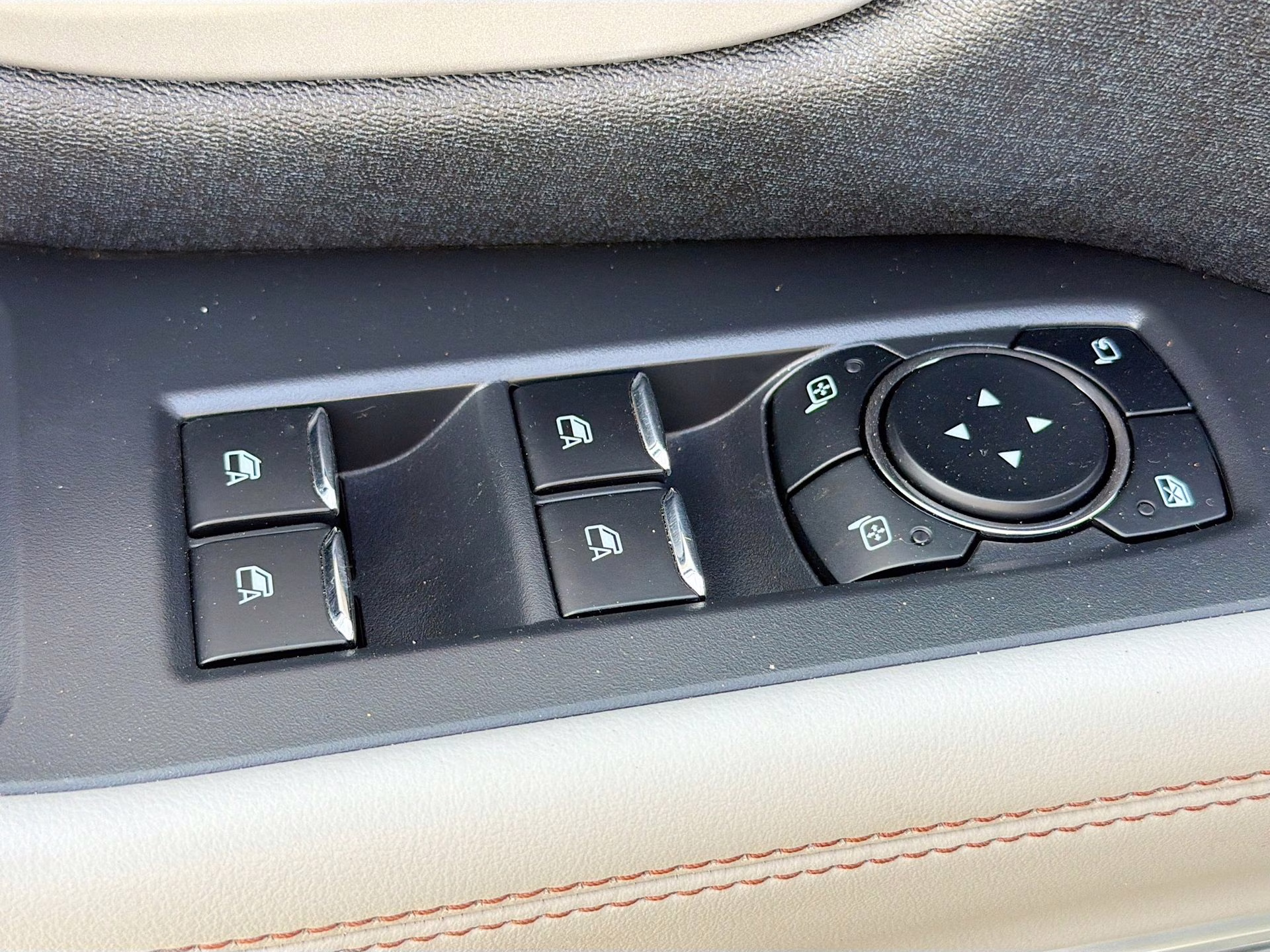 2025 Agate Black Metallic Ford Expedition Active 4X4 SUV