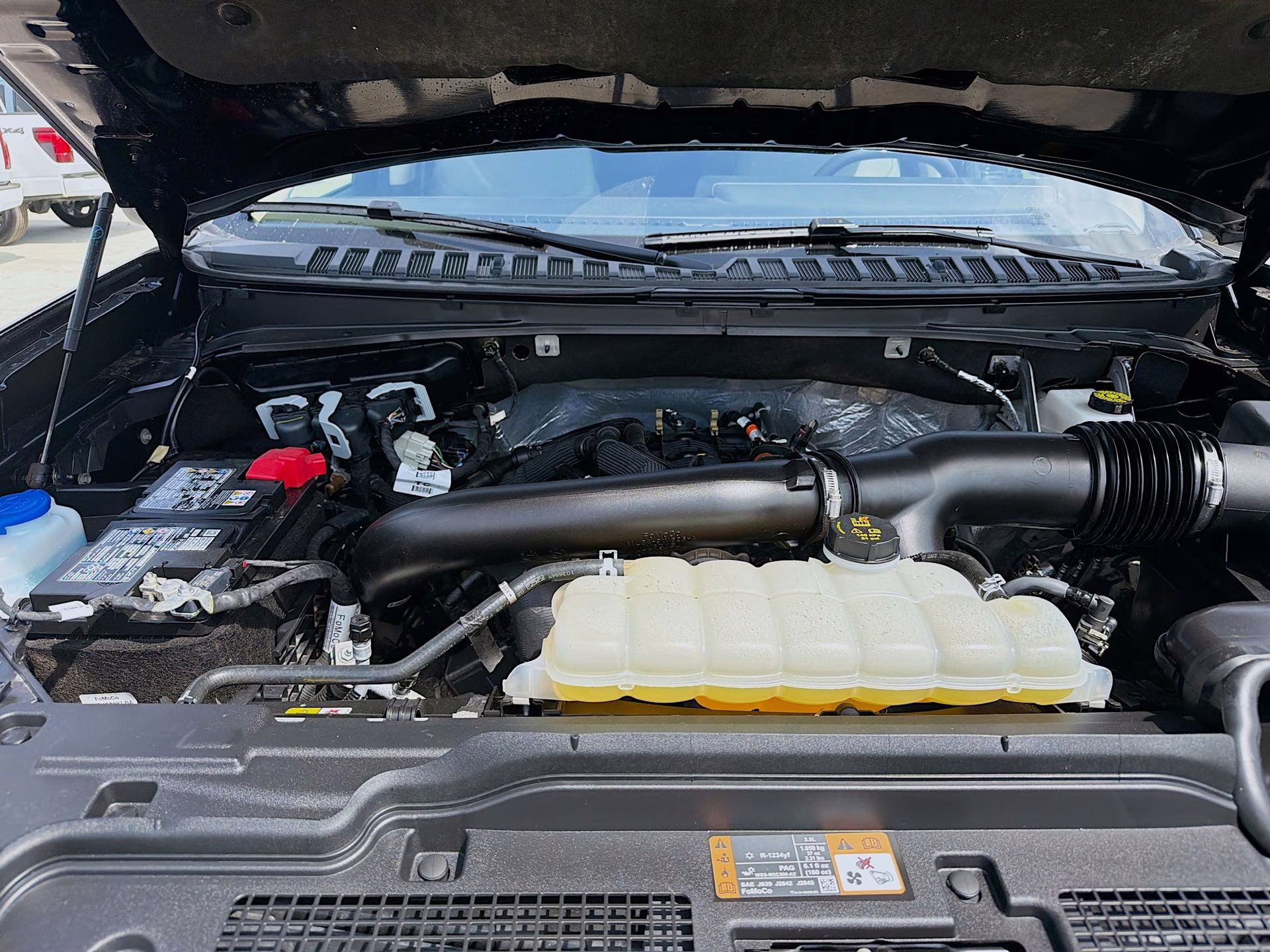 2025 Agate Black Metallic Ford Expedition Active 4X4 SUV