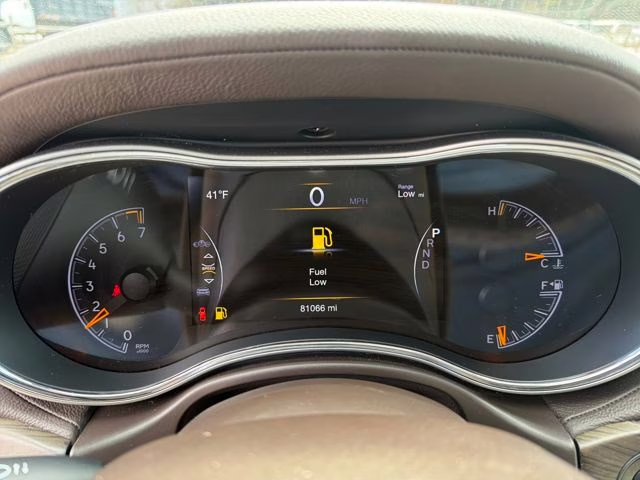 2018 Diamond Black Crystal Pearlcoat Jeep Grand Cherokee Overland 4X4 SUV