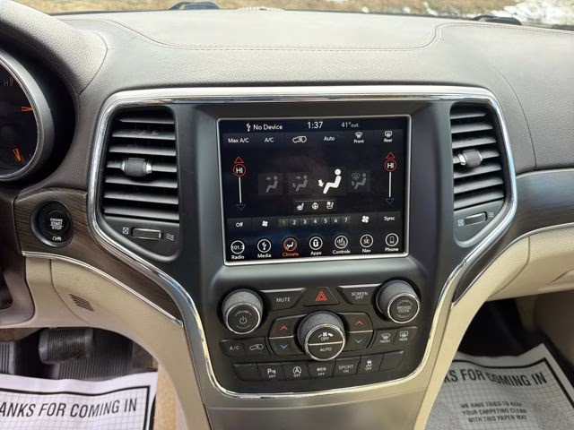 2018 Diamond Black Crystal Pearlcoat Jeep Grand Cherokee Overland 4X4 SUV