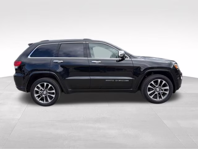 2018 Diamond Black Crystal Pearlcoat Jeep Grand Cherokee Overland 4X4 SUV