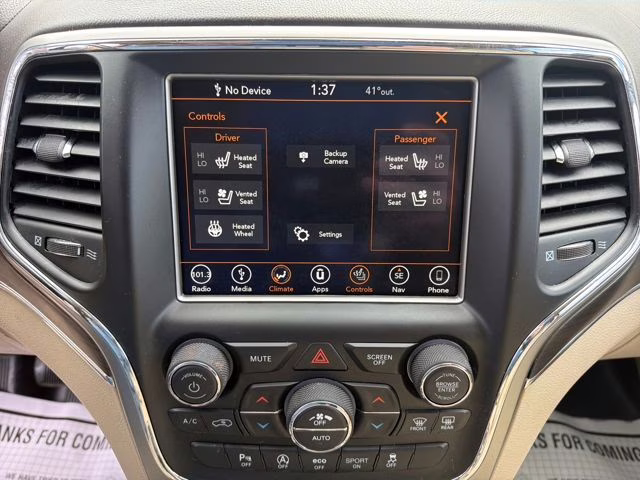 2018 Diamond Black Crystal Pearlcoat Jeep Grand Cherokee Overland 4X4 SUV