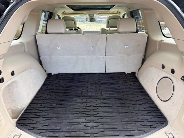 2018 Diamond Black Crystal Pearlcoat Jeep Grand Cherokee Overland 4X4 SUV