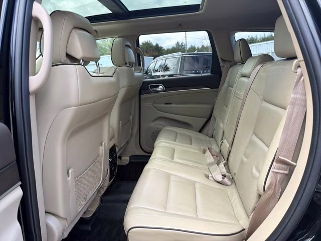 2018 Diamond Black Crystal Pearlcoat Jeep Grand Cherokee Overland 4X4 SUV