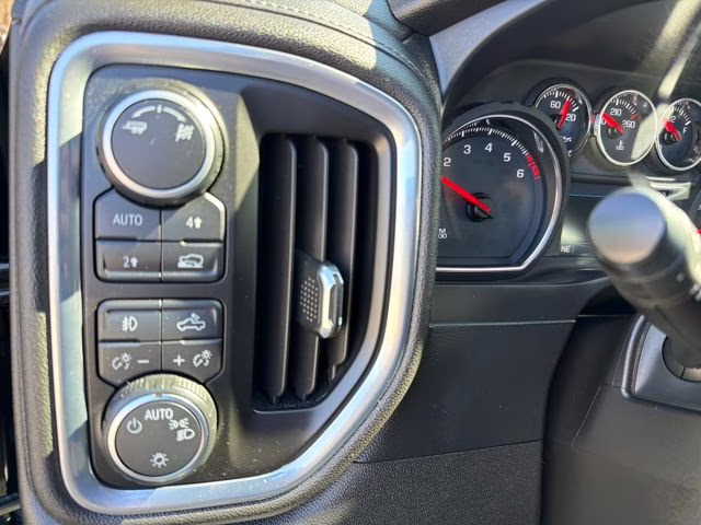 2019 Black Chevrolet Silverado 1500 RST 4X4 Truck