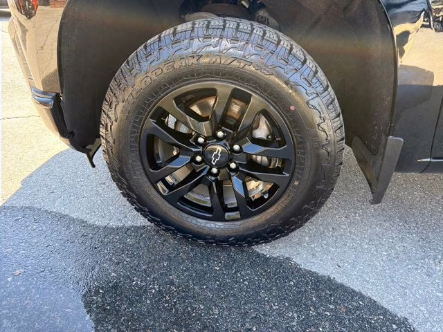 2019 Black Chevrolet Silverado 1500 RST 4X4 Truck
