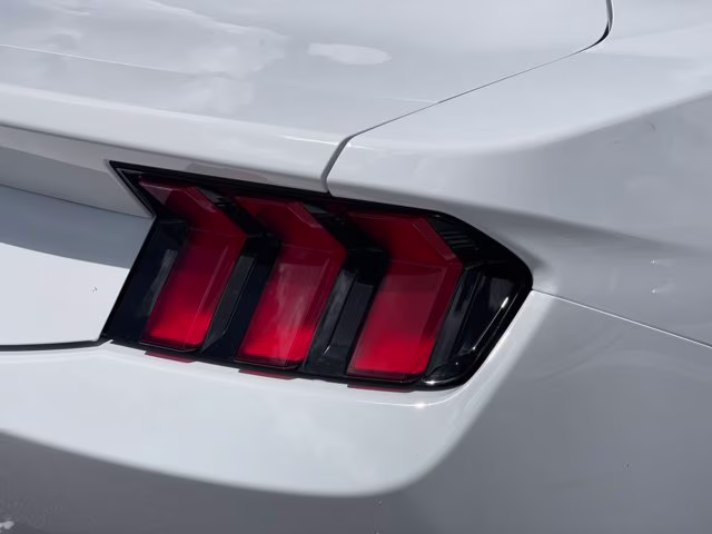 2026 Oxford White Ford Mustang GT RWD Coupe