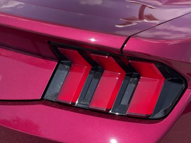 2026 Molten Magenta Metallic Tinted Clearcoat Ford Mustang GT RWD Coupe