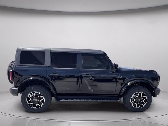 2026 Shadow Black Ford Bronco Outer Banks 4X4 Convertible