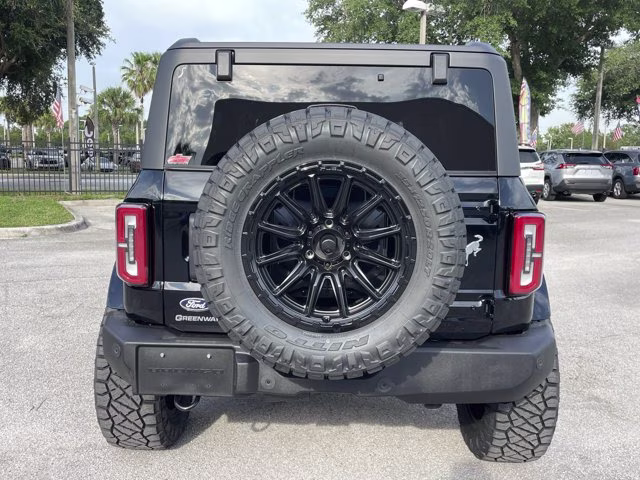 2026 Shadow Black Ford Bronco Outer Banks Lift 4X4 Convertible