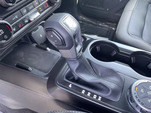 2026 Avalanche Gray Ford Bronco Outer Banks 4X4 Convertible