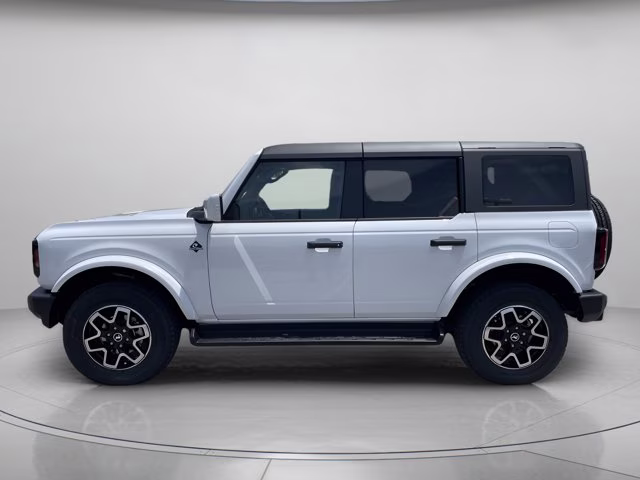 2026 Oxford White Ford Bronco Outer Banks 4X4 Convertible