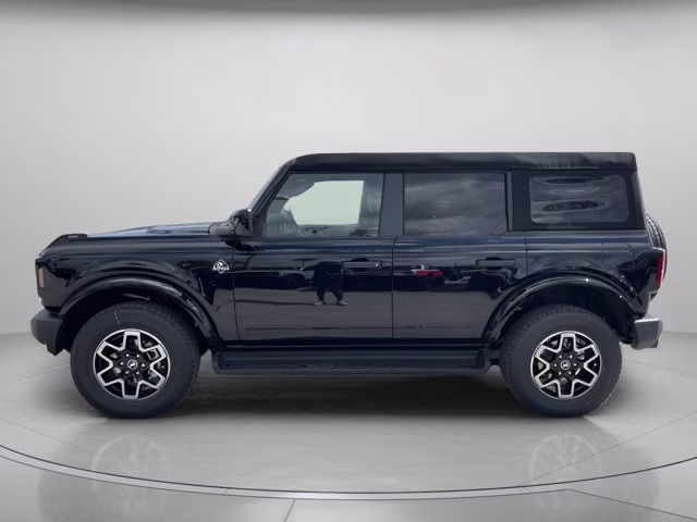 2026 Shadow Black Ford Bronco Outer Banks 4X4 Convertible