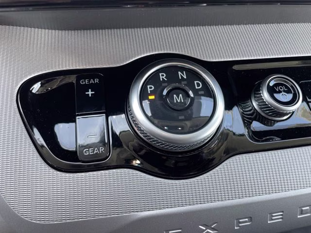 2026 Space Silver Metallic Ford Expedition Max Active RWD SUV