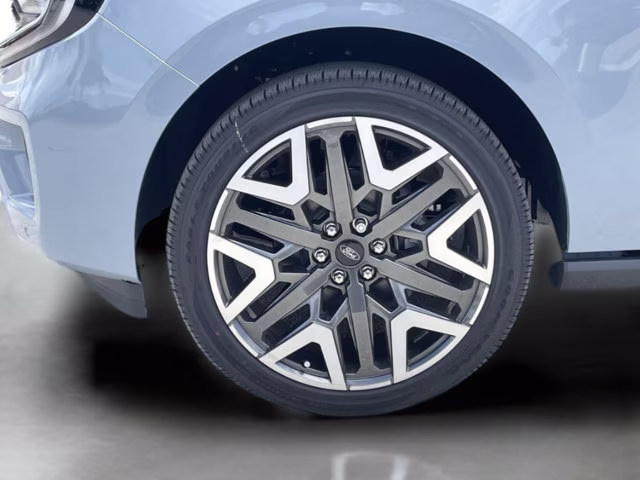 2026 Glacier Gray Metallic Tri-Coat Ford Expedition Max Platinum 4X4 SUV