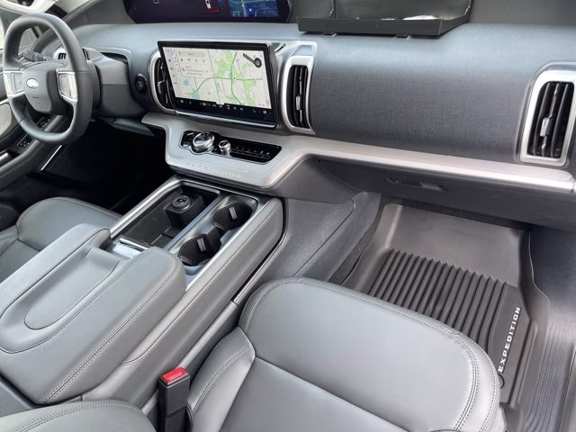 2026 Star White Metallic Tri-Coat Ford Expedition Active RWD SUV
