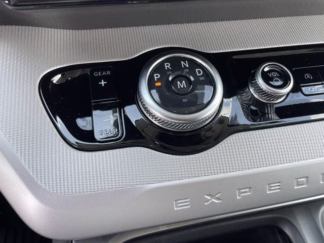 2026 Star White Metallic Tri-Coat Ford Expedition Active RWD SUV