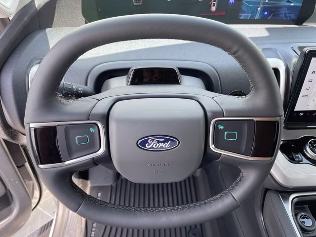 2026 Star White Metallic Tri-Coat Ford Expedition Active RWD SUV