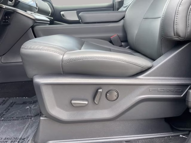 2026 Agate Black Metallic Ford Expedition Active RWD SUV