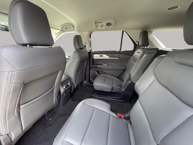 2026 Space White Metallic Ford Explorer Active RWD SUV