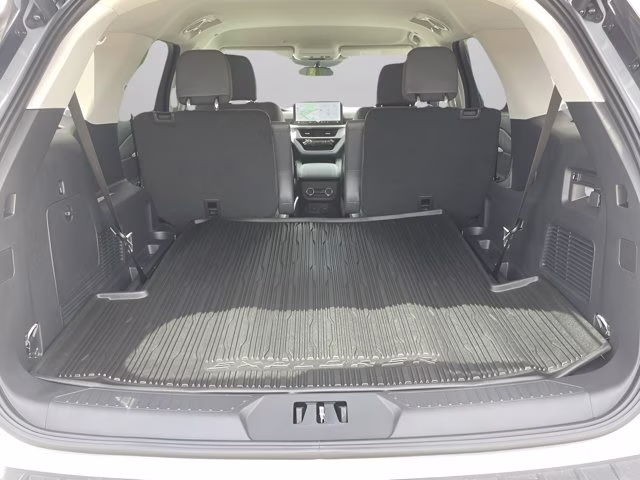 2026 Space White Metallic Ford Explorer Active RWD SUV