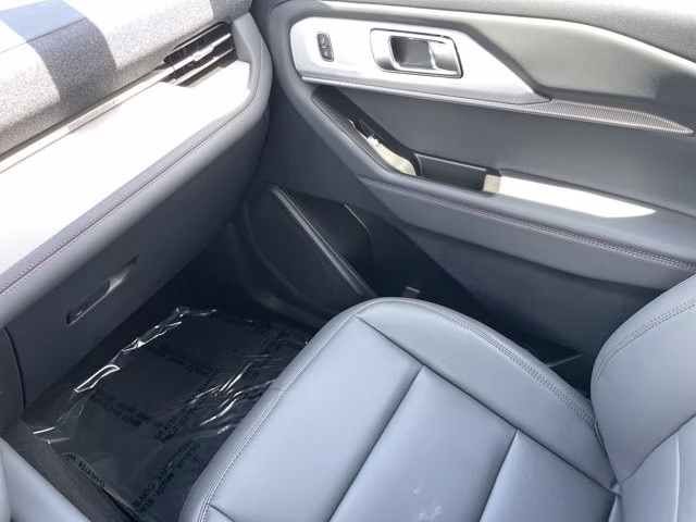 2026 Space White Metallic Ford Explorer Active w/200A Pkg RWD SUV