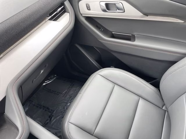 2026 Space White Metallic Ford Explorer Active RWD SUV